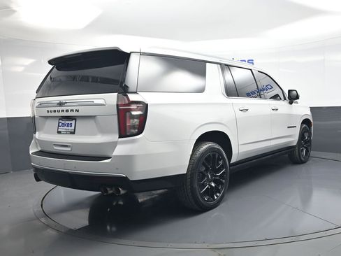 Used 2023 Chevrolet Suburban High Country w/ Premium Package 2 AWD/4WD image 8