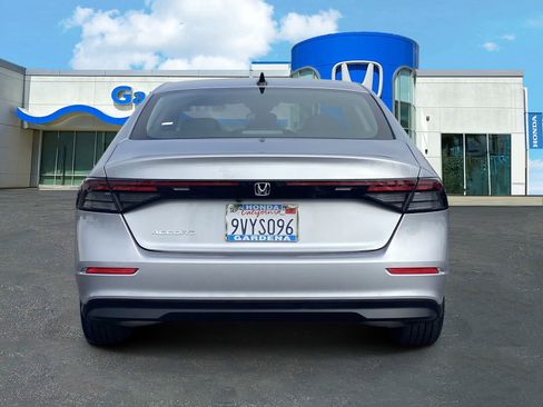 Certified 2025 Honda Accord SE image 5