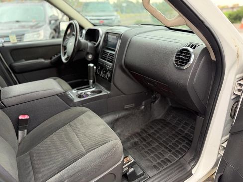 Used 2009 Ford Explorer Sport Trac XLT image 25