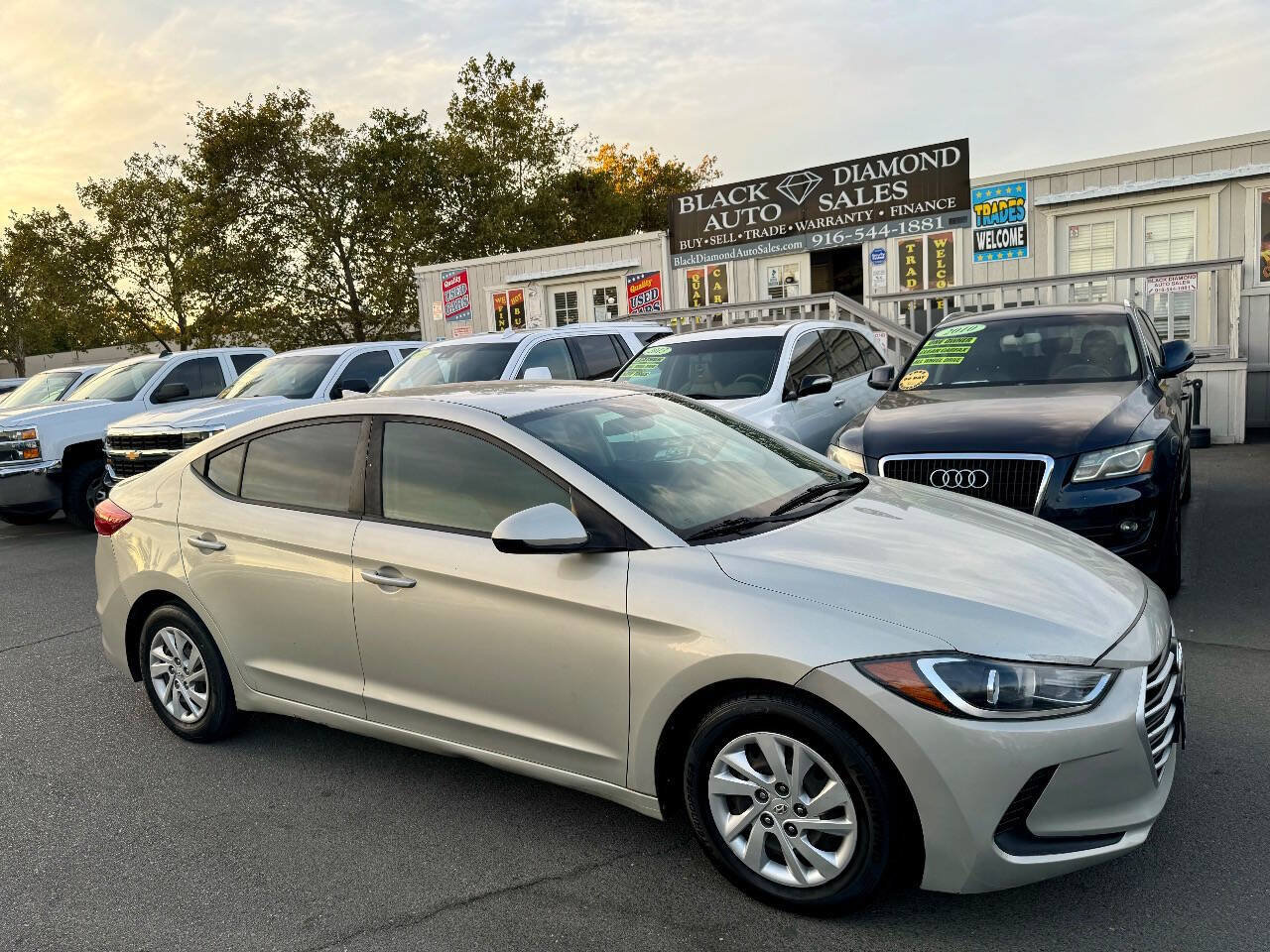 Used 2017 Hyundai Elantra SE FWD image 5