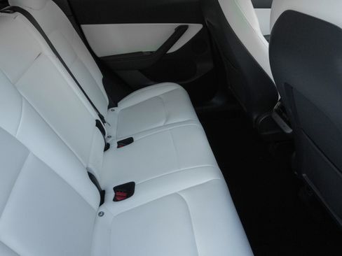 Used 2020 Tesla Model Y Long Range AWD/4WD image 35