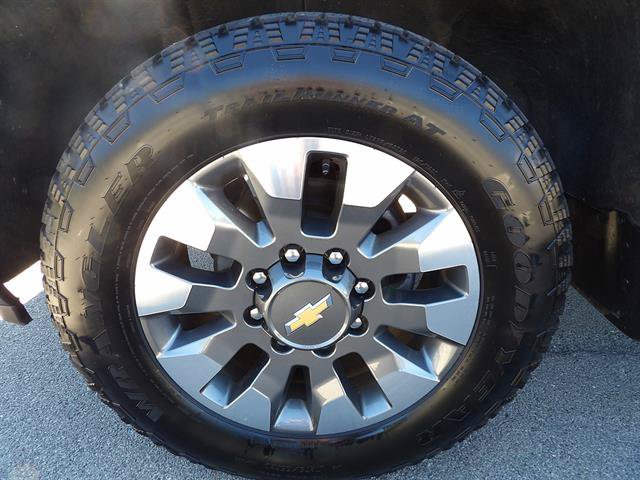 Used 2024 Chevrolet Silverado 2500 Custom w/ Custom Convenience Package AWD/4WD image 9