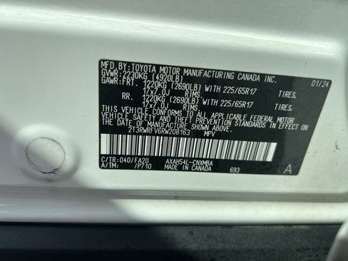 Used 2024 Toyota RAV4 XLE w/ Convenience Package AWD/4WD image 28
