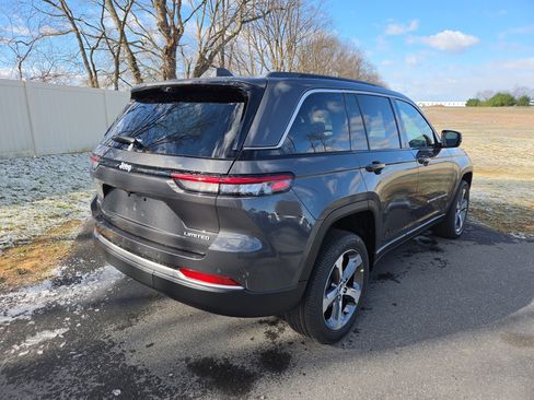 New 2026 Jeep Grand Cherokee Limited w/ Luxury Tech Group II AWD/4WD image 3