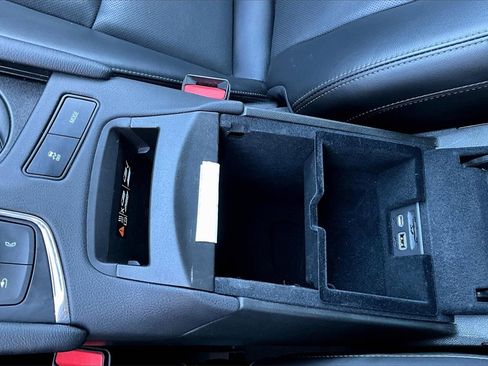 Used 2024 Cadillac XT6 Sport image 33