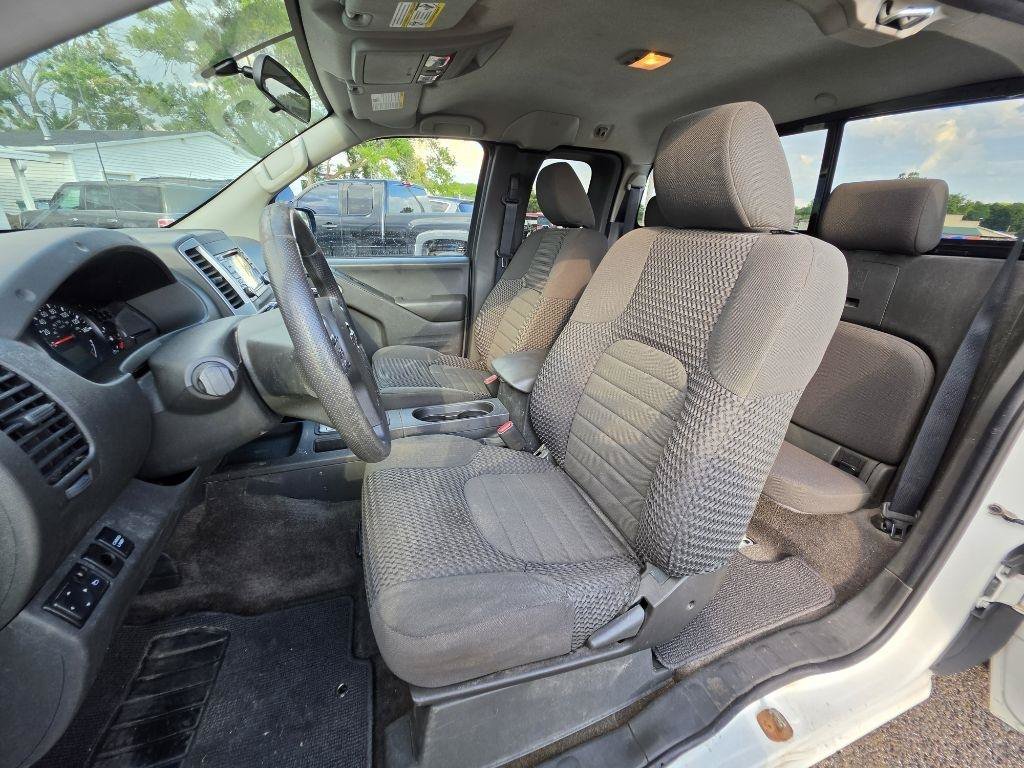 Used 2018 Nissan Frontier SV RWD image 14