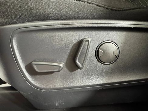 Used 2024 Ford Escape Active w/ Tech Pack #1 AWD/4WD image 32