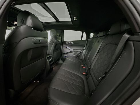 Certified 2024 BMW X6 xDrive40i image 26