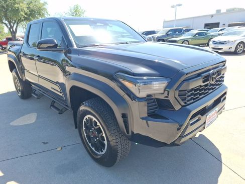 Used 2024 Toyota Tacoma TRD Off-Road AWD/4WD image 8