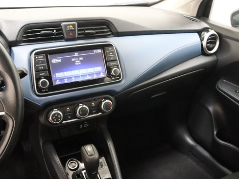Used 2025 Nissan Versa SV FWD image 15