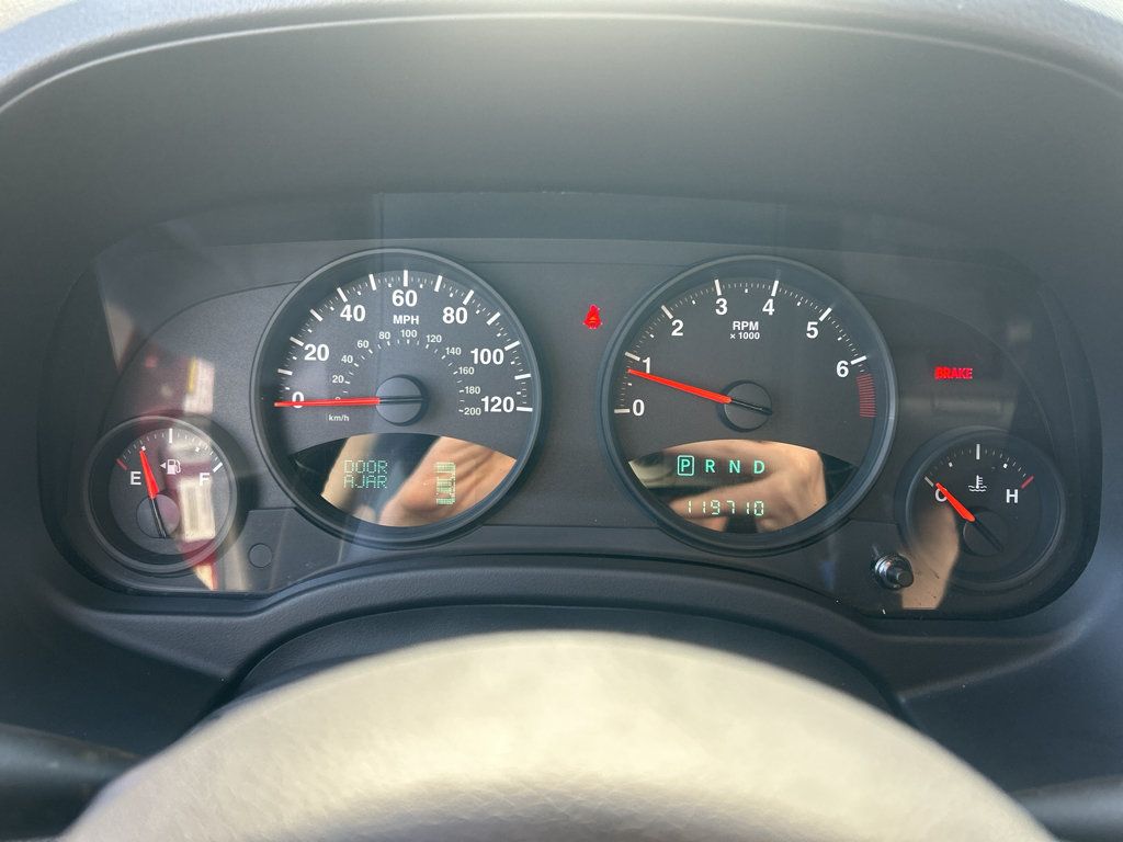 Used 2011 Jeep Compass Sport FWD image 14