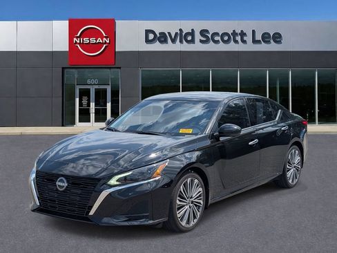 Used 2025 Nissan Altima 2.5 SL FWD image 1