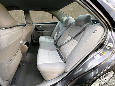 Used 2015 Toyota Camry LE image 23