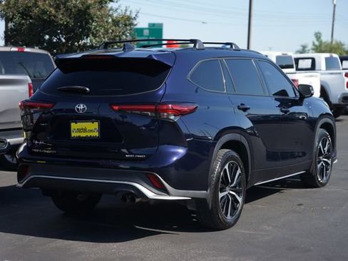 Used 2022 Toyota Highlander XSE AWD/4WD image 6