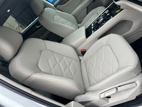 Certified 2025 Volkswagen Atlas SE AWD/4WD image 28