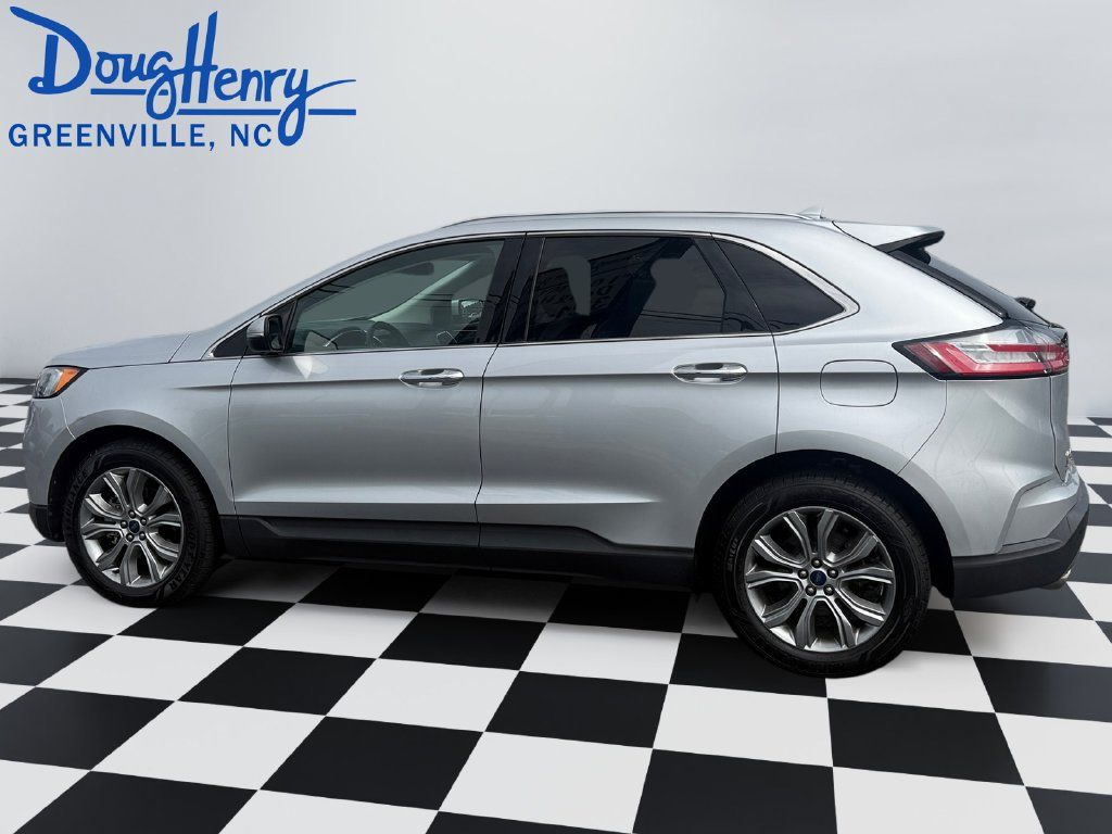 Used 2019 Ford Edge Titanium FWD image 2