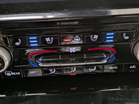 Used 2022 Jeep Grand Cherokee Summit image 11