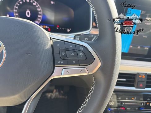 New 2025 Volkswagen Taos SE image 15