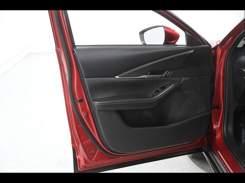 Used 2023 MAZDA CX-30 AWD 2.5 S w/ Select Package image 4