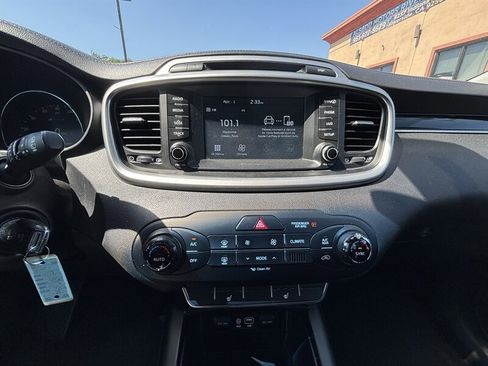 Used 2018 Kia Sorento LX w/ LX V6 Convenience Package image 35
