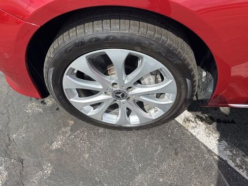 Used 2018 Mercedes-Benz E 400 4MATIC Sedan w/ Premium 3 Package (Q03) image 25