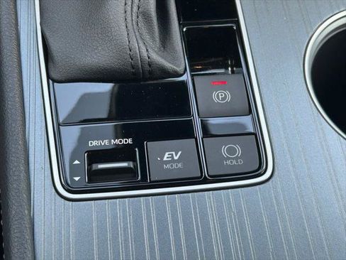 Certified 2026 Toyota Sienna XLE FWD image 31
