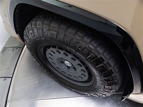 Used 2025 Lexus LX 700h Overtrail w/ Accessory Package (Z1) AWD/4WD image 12