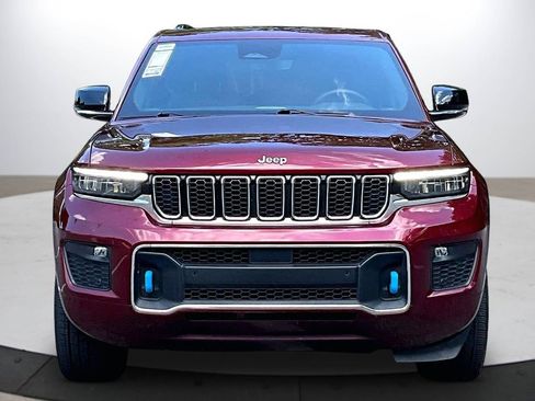 Used 2023 Jeep Grand Cherokee Overland AWD/4WD image 3