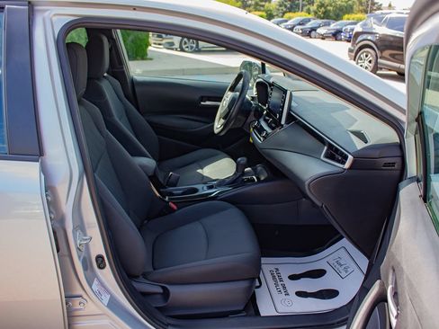 Used 2021 Toyota Corolla LE FWD image 19