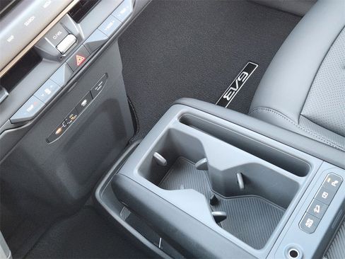 New 2026 Kia EV9 Wind image 16