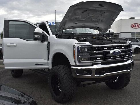 Used 2023 Ford F250 Lariat w/ FX4 Off-Road Package image 36