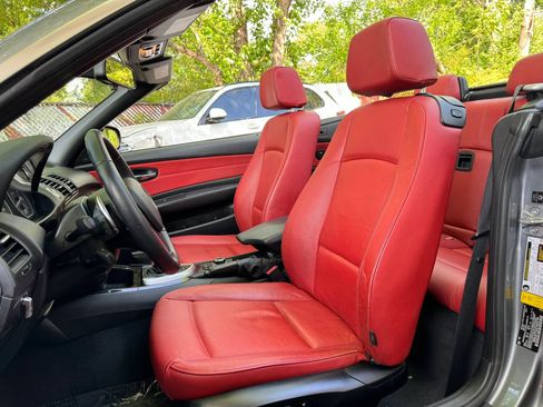 Used 2012 BMW 135i Convertible RWD image 23