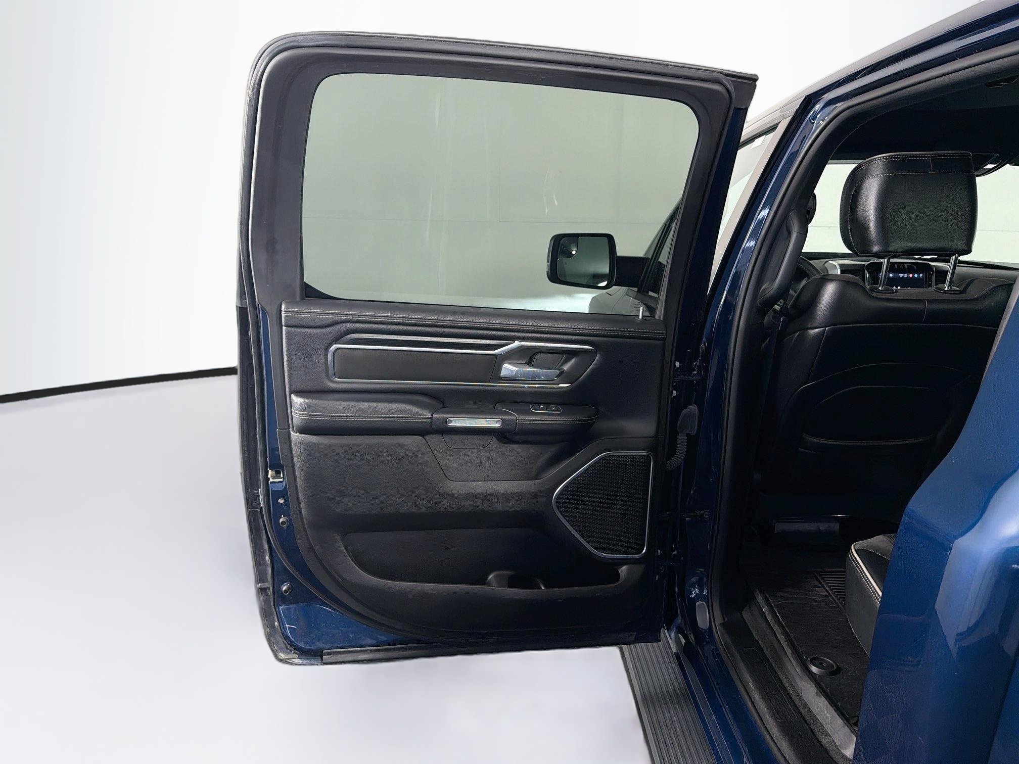 Used 2024 RAM 1500 Laramie AWD/4WD image 27