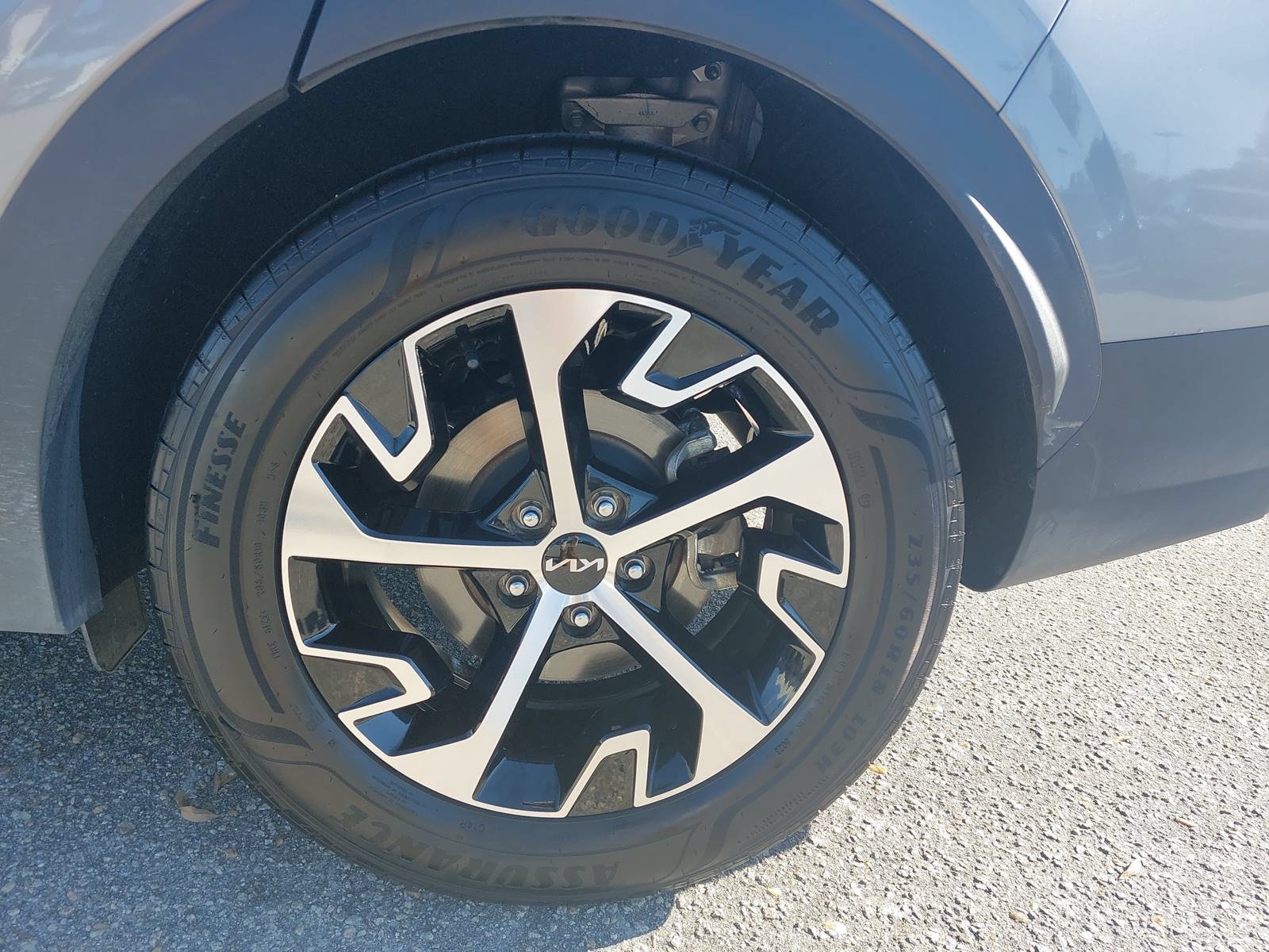 Used 2024 Kia Sportage EX FWD image 32