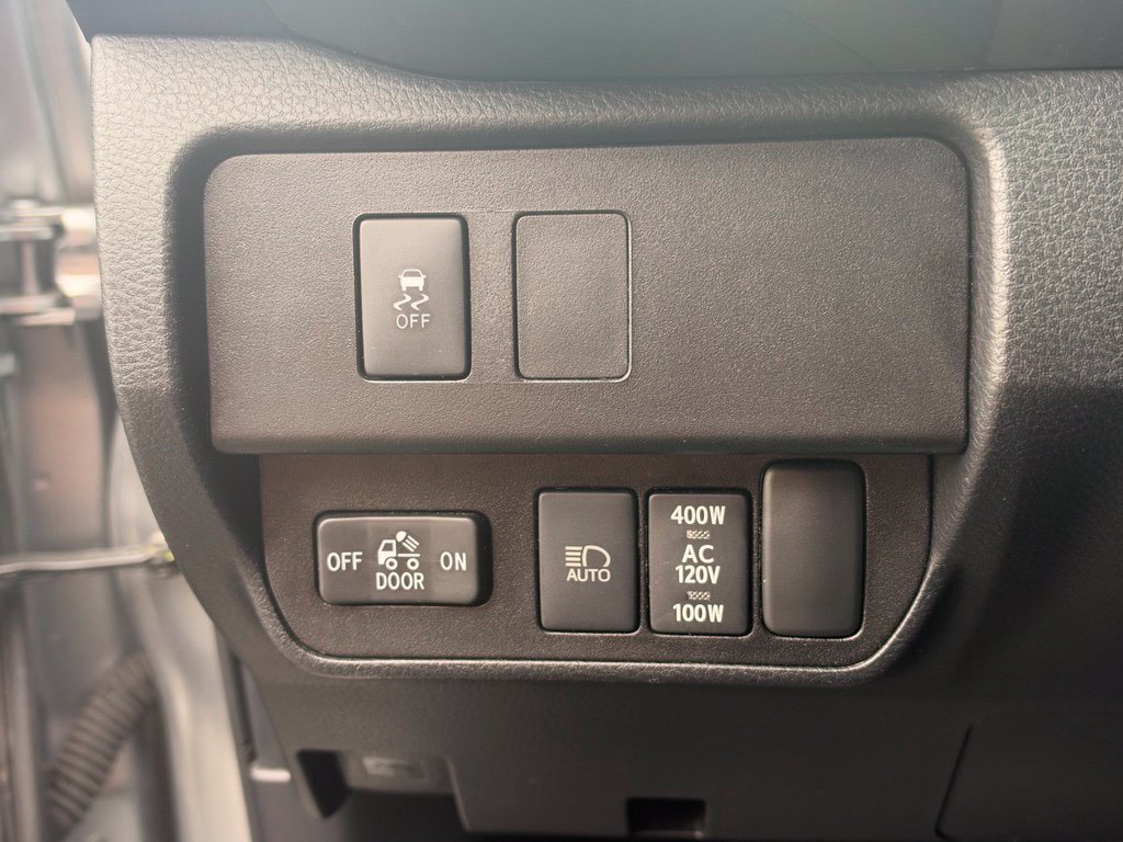 Used 2022 Toyota Tacoma TRD Off-Road w/ TRD Premium Off Road Package AWD/4WD image 16