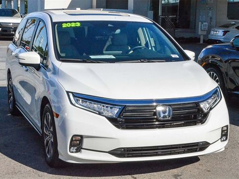 Used 2023 Honda Odyssey EX-L image 3