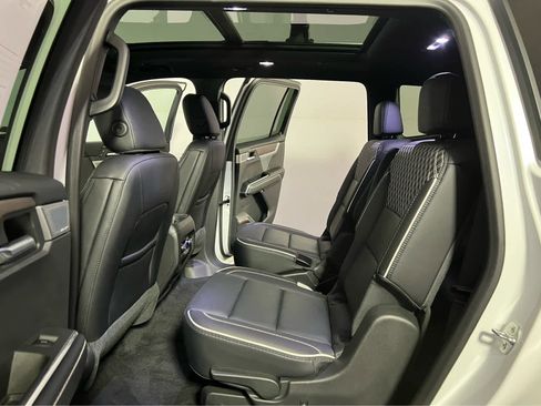 Used 2025 GMC Acadia Denali w/ Super Cruise Package AWD/4WD image 22