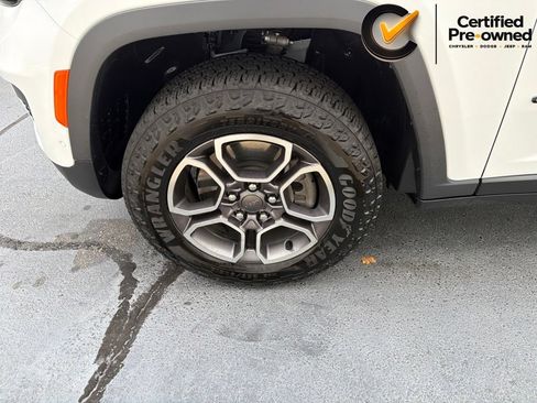 Certified 2022 Jeep Grand Cherokee Trailhawk w/ Advanced Protech Group II AWD/4WD image 20