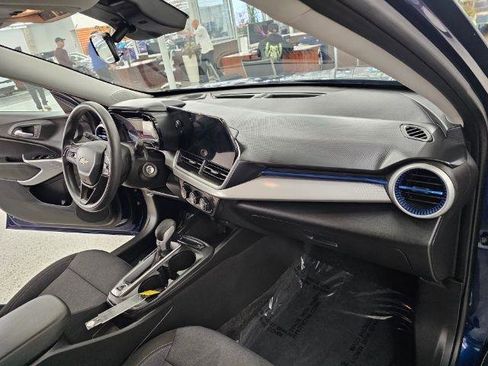 Used 2024 Chevrolet Trax LS image 8