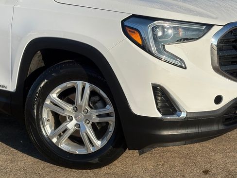Used 2020 GMC Terrain SLE w/ Driver Convenience Package image 10