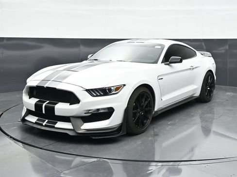 Used 2019 Ford Mustang Shelby GT350 w/ Technology Package RWD image 5