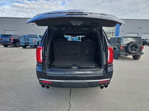 Used 2021 GMC Yukon Denali w/ Denali Premium Package image 5