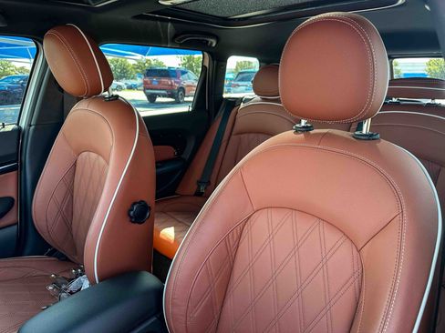 Used 2022 MINI Cooper Clubman S w/ Signature Upholstery Package FWD image 14