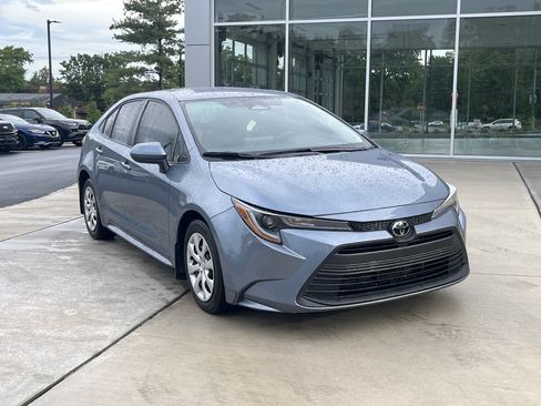 Certified 2025 Toyota Corolla LE FWD image 2