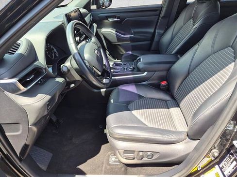 Used 2021 Toyota Highlander XSE AWD/4WD image 15