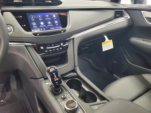 New 2026 Cadillac XT5 Luxury w/ LPO, Floor Liner Package image 17