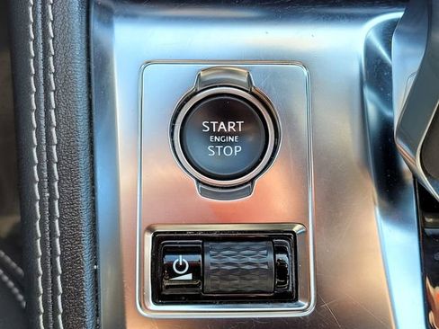 Used 2025 Jaguar F-PACE R-Dynamic S image 21