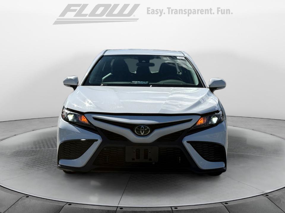 Used 2023 Toyota Camry SE FWD image 3