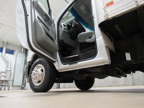 Used 2024 Ford E-350 and Econoline 350 Super Duty w/ Power Windows & Locks Group image 22
