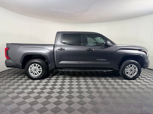 Used 2022 Toyota Tundra SR5 w/ SR5 Premium Package RWD image 7